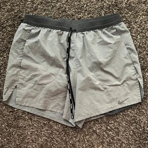Nike Men's Light Gray Athletic Shorts
